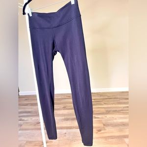 Lululemon black leggings size 6 full length good condition